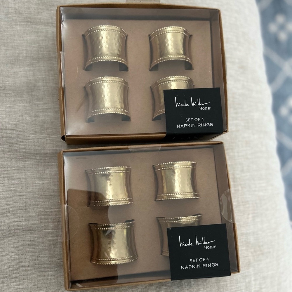 NIB Set of 8 Gold Napkin Rings